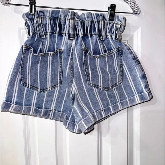 PacSun: Cotton Paper Bag Mom Shorts w/ White Stripes. Size XS - Picture 2 of 4